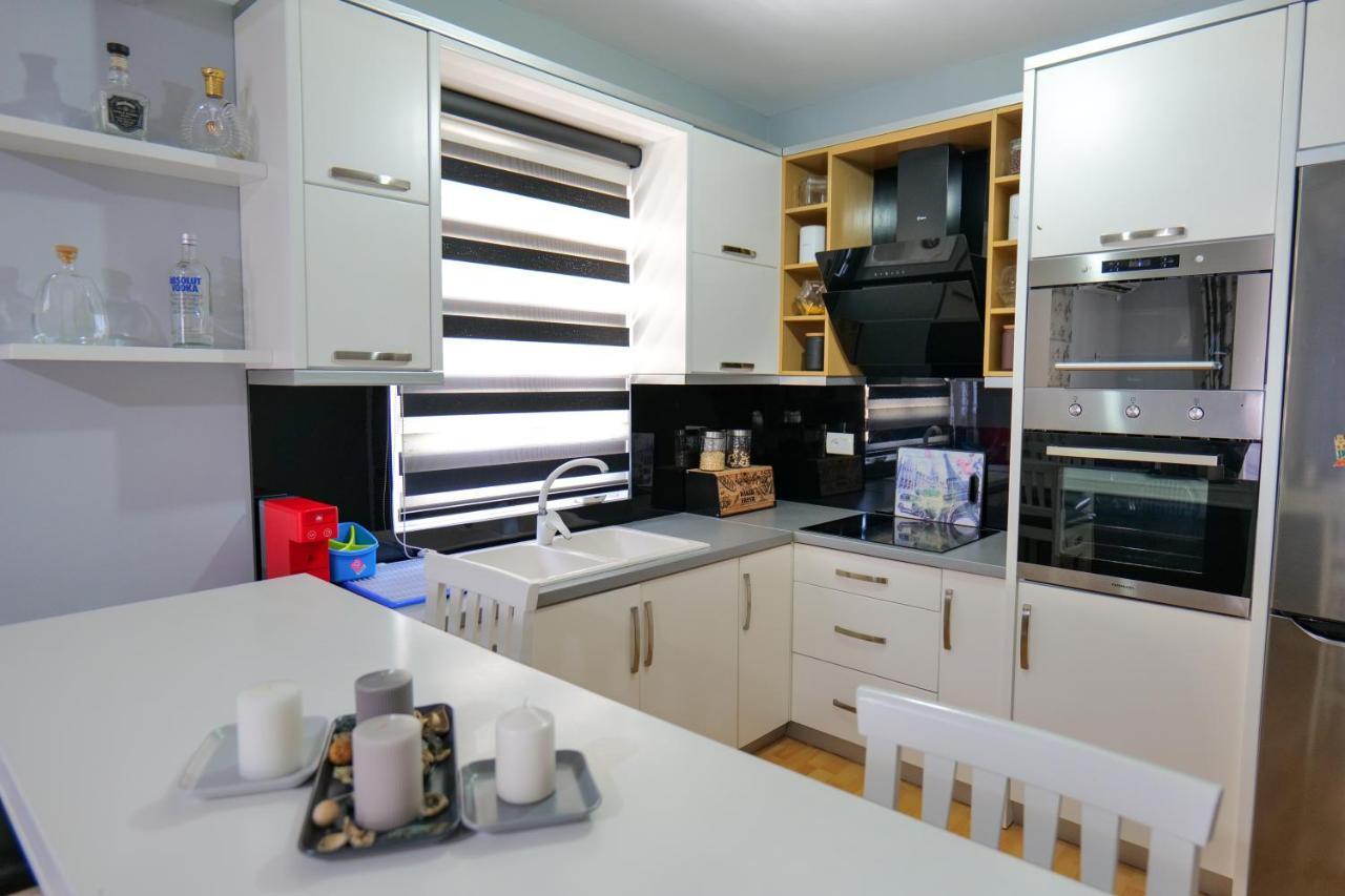Ansel Home Sarande Bagian luar foto